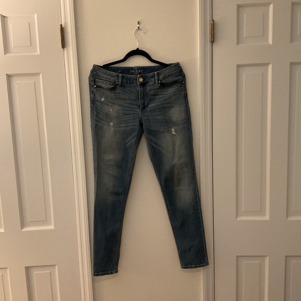 White House Black Market skinny jeans size 8